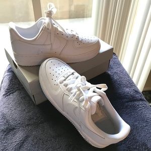 NEW 7.5 Nike Air Force 1 White
